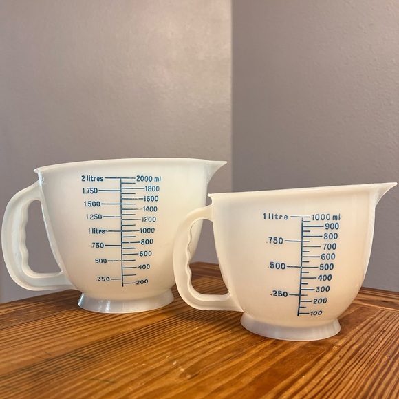 Tupperware Kitchen Tupperware Vintage Measuring Pitchers Set Of 2
